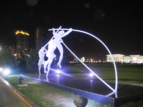Von diesen Skulpturen gibt es viele in Dalian