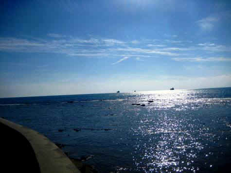 Blick aufs Meer vom Ufer in Livorno