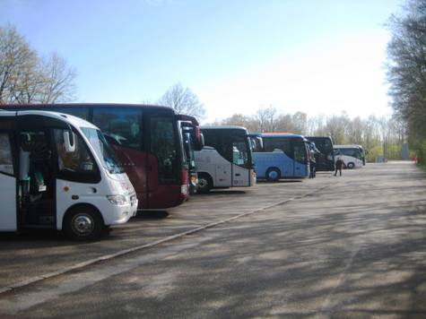 Parkplatz vor dem Konzentrationslager