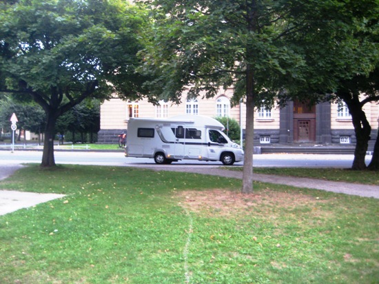 Unser bernachtungsplatz in der Nhe vom Zoo und von der Stadthalle.